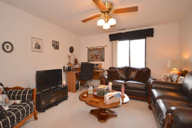 1005 Harbour Dr #1A, Wheeling, IL 60090 photo 11