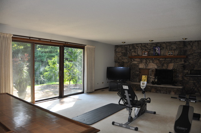 6330 Martin Dr, Willowbrook, IL 60527 photo 4