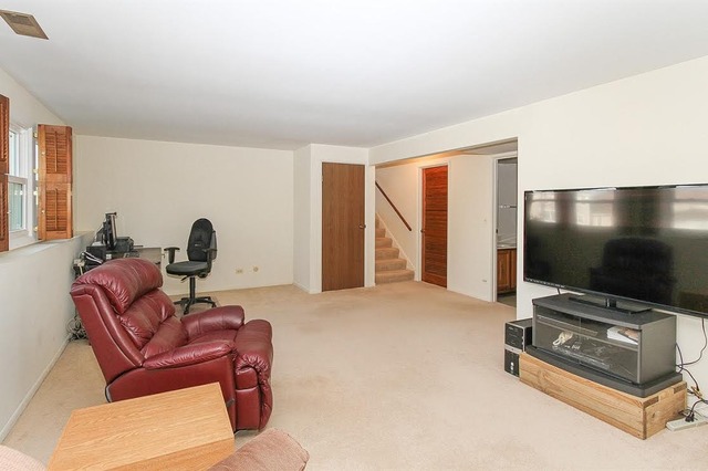 4140 N Parkside Dr, Hoffman Estates, IL 60192 photo 14