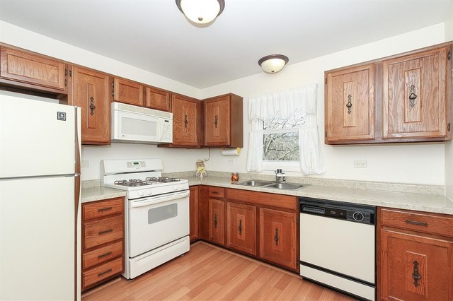 4140 N Parkside Dr, Hoffman Estates, IL 60192 photo 6