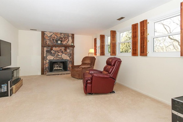 4140 N Parkside Dr, Hoffman Estates, IL 60192 photo 13