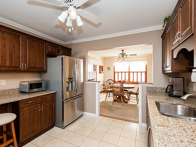 215 E Cayuga Ave, Elmhurst, IL 60126 photo 7