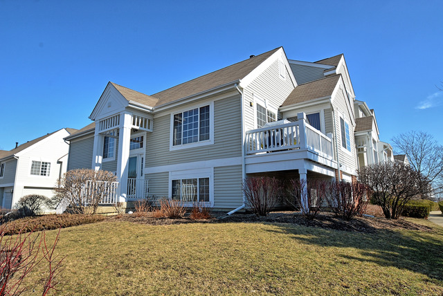 1671 Charles Dr, Wheeling, IL 60090 photo 2