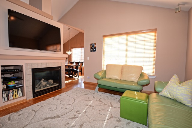 1671 Charles Dr, Wheeling, IL 60090 photo 5