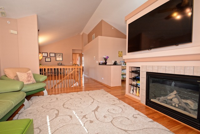 1671 Charles Dr, Wheeling, IL 60090 photo 6