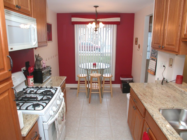1838 Williamsburg Dr, Hoffman Estates, IL 60169 photo 9