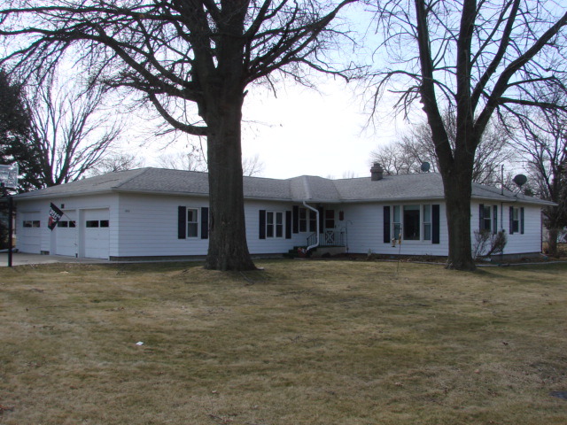 603 E 3rd St, Prophetstown, IL 61277 photo 1