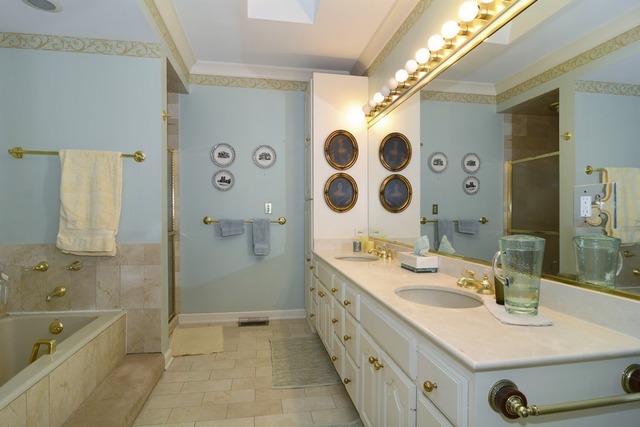 33 W622 White Thorne Rd, Wayne, IL 60184 photo 7