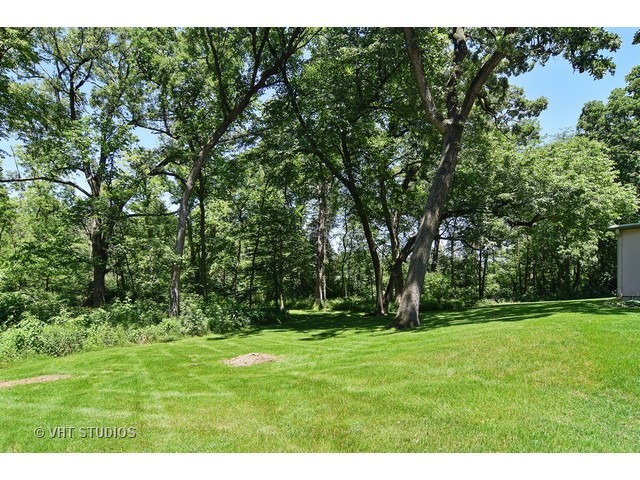 33 W622 White Thorne Rd, Wayne, IL 60184 photo 10