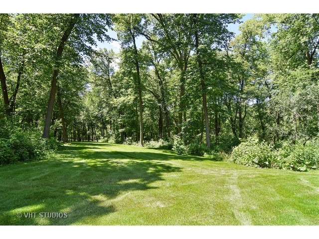 33 W622 White Thorne Rd, Wayne, IL 60184 photo 11