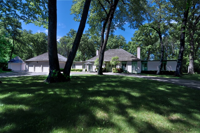33 W622 White Thorne Rd, Wayne, IL 60184 photo 1