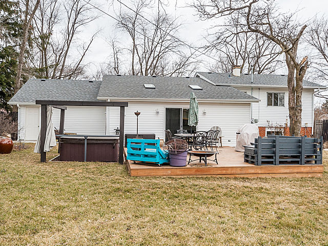 555 Bode Rd, Hoffman Estates, IL 60169 photo 21