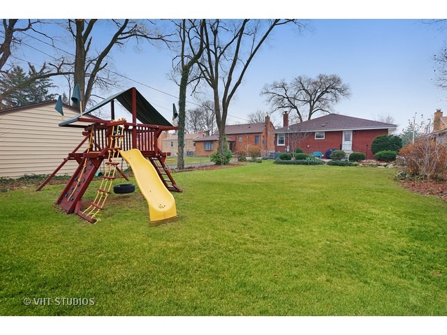 297 Des Plaines Ave, Riverside, IL 60546 photo 14