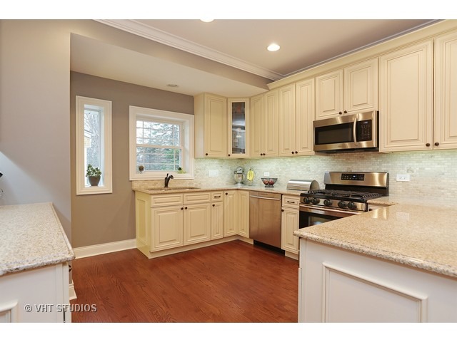 297 Des Plaines Ave, Riverside, IL 60546 photo 4
