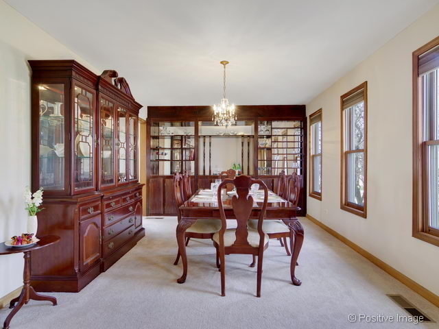 318 Elm St, Wheaton, IL 60189 photo 4
