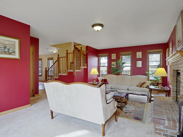 318 Elm St, Wheaton, IL 60189 photo 3