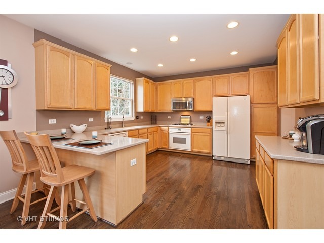 386 Sterling Cir, Cary, IL 60013 photo 6