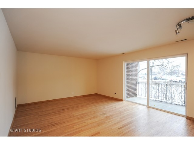 1500 Sandstone Dr #101, Wheeling, IL 60090 photo 3