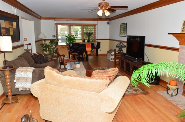 71 Christina Cir, Wheaton, IL 60189 photo 4