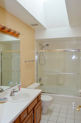 71 Christina Cir, Wheaton, IL 60189 photo 16