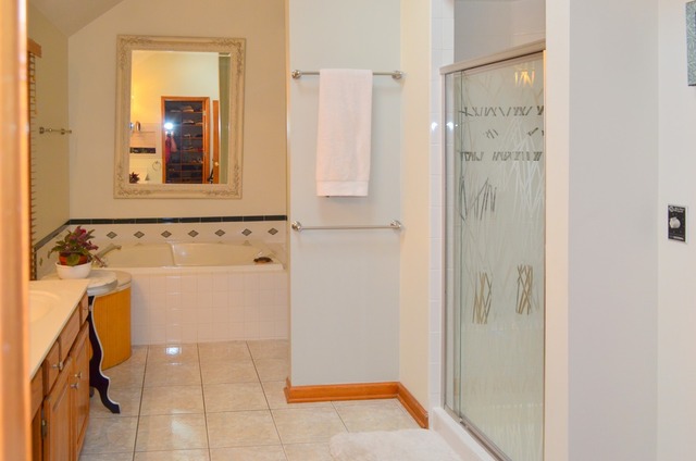 71 Christina Cir, Wheaton, IL 60189 photo 11