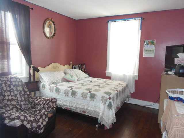 22 N Union St, Elgin, IL 60123 photo 5
