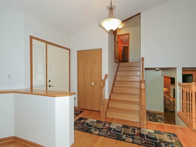 616 Winchester Ct, Bartlett, IL 60103 photo 7