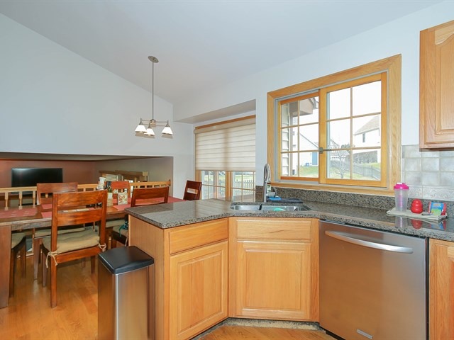 616 Winchester Ct, Bartlett, IL 60103 photo 10