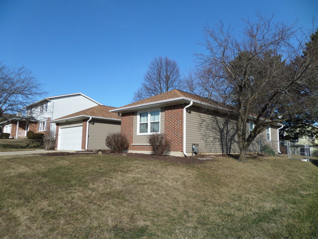 355 Partridge Ct, Algonquin, IL 60102 photo 3