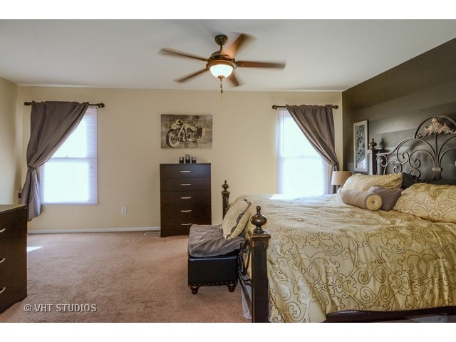 19 Hunter Dr, Montgomery, IL 60538 photo 10