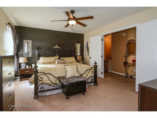 19 Hunter Dr, Montgomery, IL 60538 photo 9
