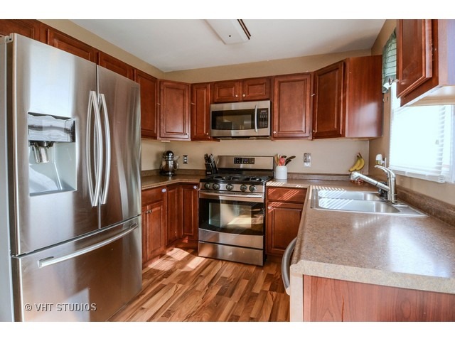 19 Hunter Dr, Montgomery, IL 60538 photo 5