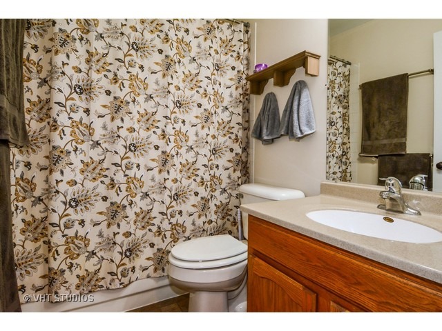 19 Hunter Dr, Montgomery, IL 60538 photo 14