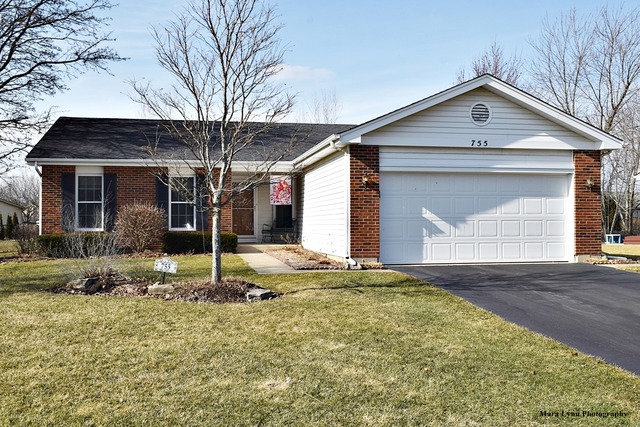 755 Fox Run Ln, Algonquin, IL 60102 photo 1