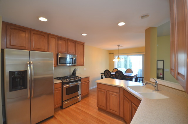 120 Devoe Dr, Oswego, IL 60543 photo 4