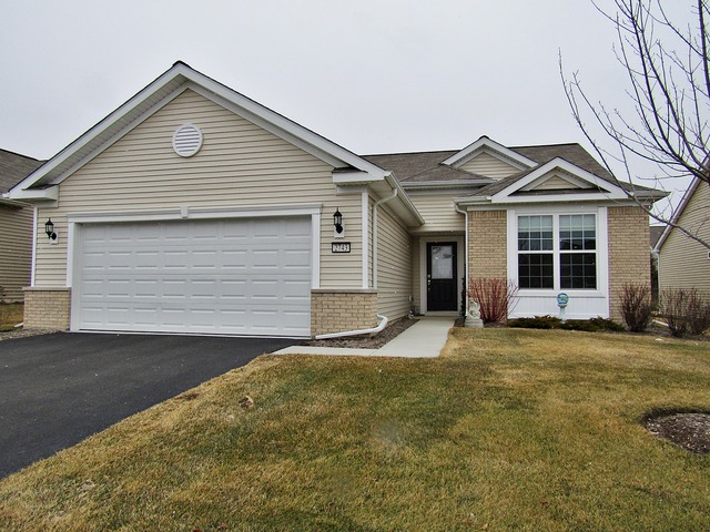 2743 Beacon Point Cir, Elgin, IL 60124 photo 1