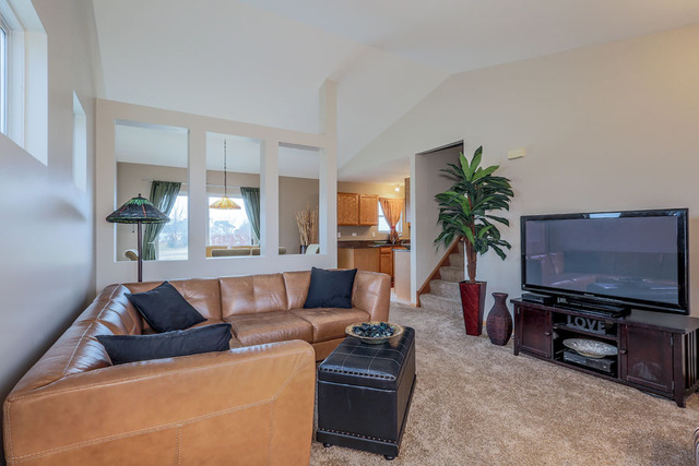 1716 Emerald Pointe Cir, Plainfield, IL 60586 photo 5