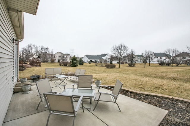 1716 Emerald Pointe Cir, Plainfield, IL 60586 photo 18