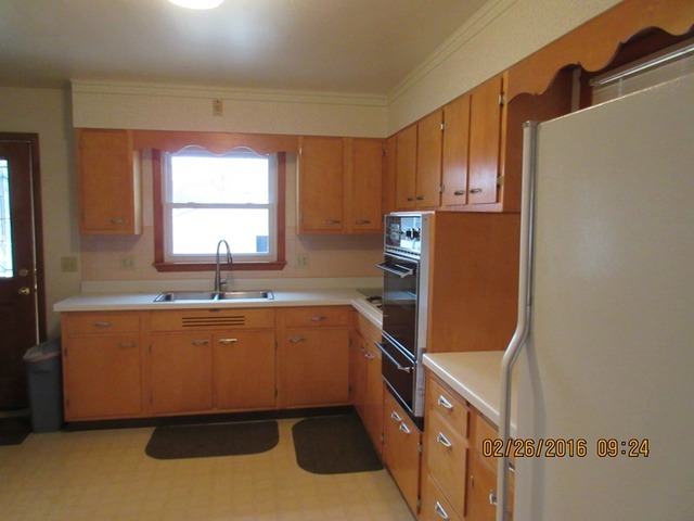 1012 E Chamberlin St, Dixon, IL 61021 photo 6