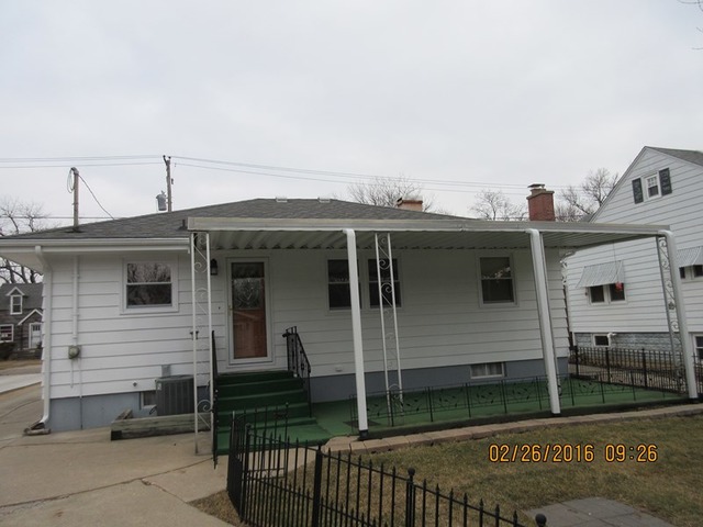1012 E Chamberlin St, Dixon, IL 61021 photo 2