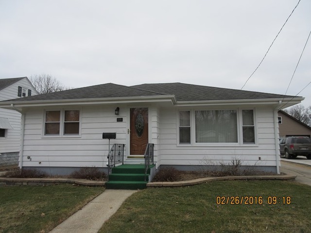1012 E Chamberlin St, Dixon, IL 61021 photo 1