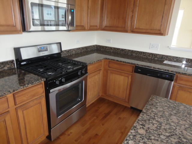 404 Comstock Dr, Elgin, IL 60124 photo 7
