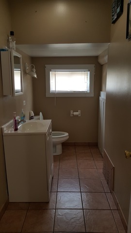 557 Simms St, Aurora, IL 60505 photo 10