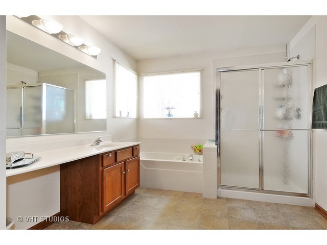 24327 Walnut Cir, Plainfield, IL 60585 photo 9