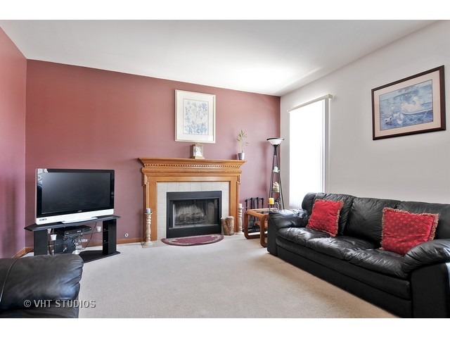 24327 Walnut Cir, Plainfield, IL 60585 photo 6
