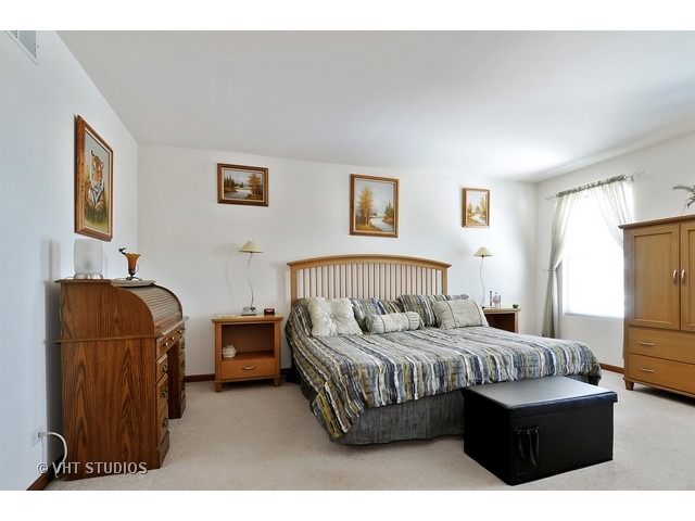 24327 Walnut Cir, Plainfield, IL 60585 photo 8