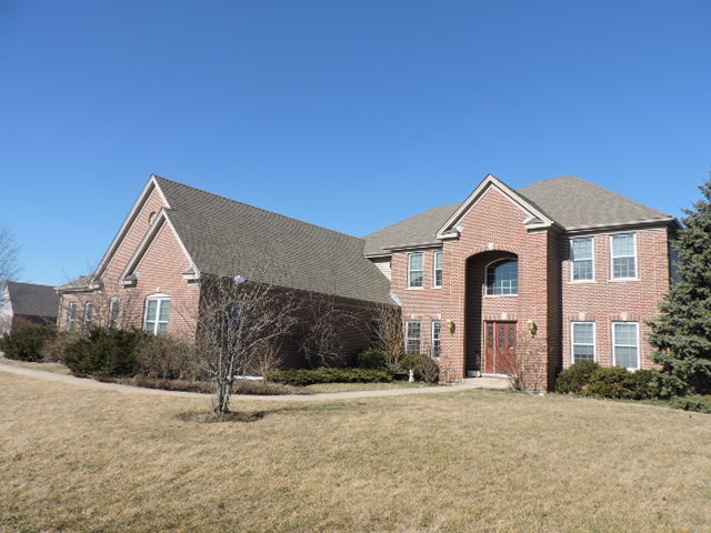 3700 Grayhawk Dr, Algonquin, IL 60102 photo 2