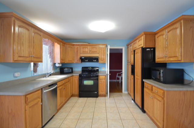 16211 Grove Ave, Oak Forest, IL 60452 photo 3
