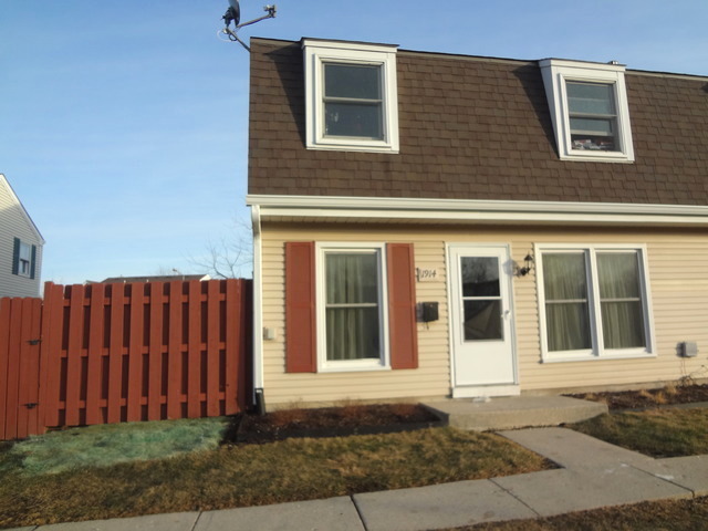 1914 Jamestown Cir, Hoffman Estates, IL 60169 photo 1