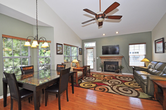 2701 Kendall Xing, Mchenry, IL 60051 photo 4